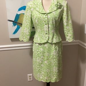 Lime green skirt suit, 8P